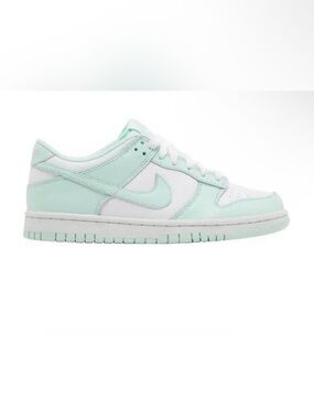 Nike Kids Low-Top Sneakers in Mint and White